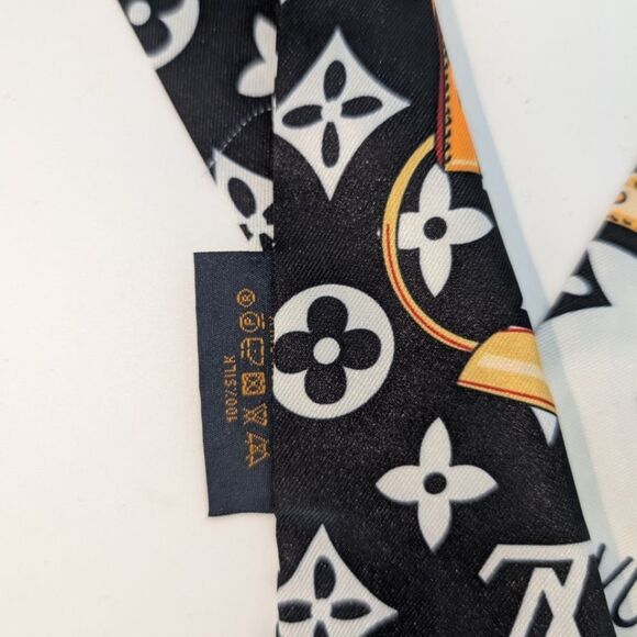 Louis Vuitton silk twilly - Picture 4 of 8